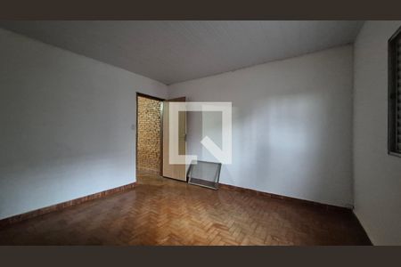 Quarto de casa à venda com 2 quartos, 120m² em Pinheirinho, Santo André