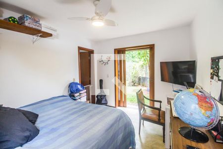 Suíte de casa de condomínio para alugar com 3 quartos, 506m² em Vilarejo, Carapicuíba