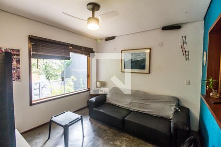 Sala de casa de condomínio para alugar com 3 quartos, 506m² em Vilarejo, Carapicuíba