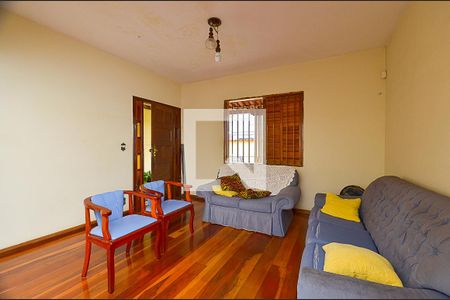 Casa à venda com 4 quartos, 200m² em Santa Efigênia, Belo Horizonte