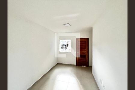 Sala/Cozinha de apartamento para alugar com 2 quartos, 40m² em Vila Vitorio Mazzei, São Paulo