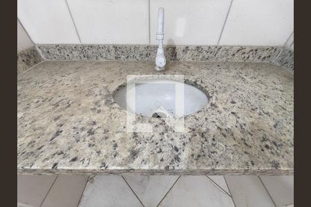 Banheiro Social de casa para alugar com 2 quartos, 64m² em Tanque, Rio de Janeiro