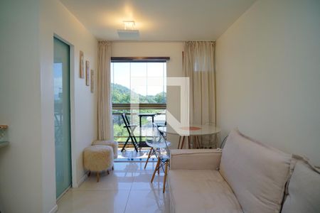 Sala de apartamento à venda com 1 quarto, 65m² em Itaipu, Niterói