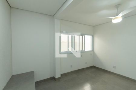 Sala de casa para alugar com 2 quartos, 288m² em Vila Odin, Sorocaba