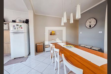 Casa à venda com 3 quartos, 118m² em Vila Lucinda, Santo André