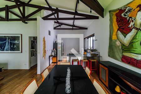 Casa à venda com 3 quartos, 254m² em Alto de Pinheiros, São Paulo