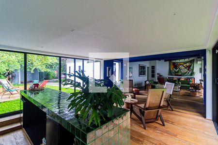Casa à venda com 3 quartos, 254m² em Alto de Pinheiros, São Paulo