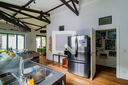 Casa à venda com 3 quartos, 254m² em Alto de Pinheiros, São Paulo