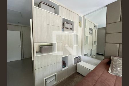 Suíte 1 de casa de condomínio para alugar com 3 quartos, 612m² em Jardim Barbacena, Cotia