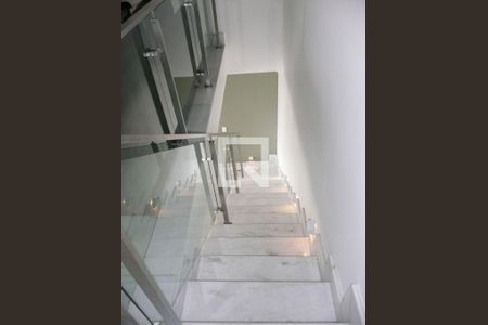 Escada de apartamento para alugar com 2 quartos, 120m² em Castelo, Belo Horizonte