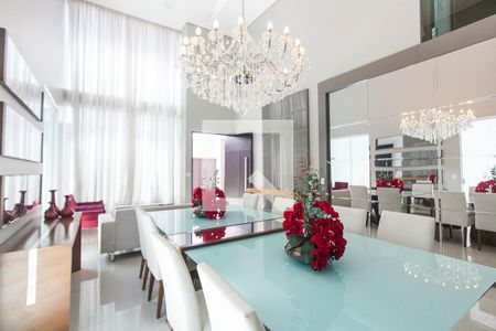 Sala de casa para alugar com 4 quartos, 300m² em Jardim Karaíba, Uberlândia