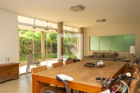 Sala de casa para alugar com 3 quartos, 441m² em Centro, Americana