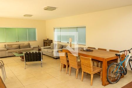 Casa para alugar com 3 quartos, 441m² em Centro, Americana