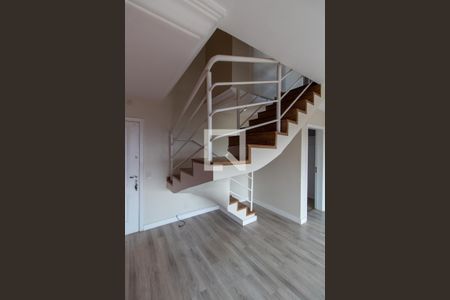 Escada de apartamento à venda com 3 quartos, 136m² em Parque das Flores, Campinas