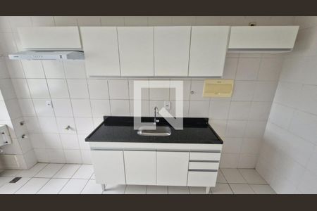 Cozinha de apartamento para alugar com 3 quartos, 80m² em Alvarez, Nova Iguaçu