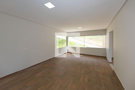 Sala 2 de casa de condomínio à venda com 3 quartos, 332m² em Arvoredo, Nova Lima