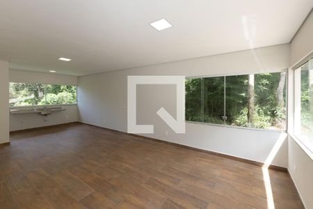 Sala 2 de casa de condomínio à venda com 3 quartos, 332m² em Arvoredo, Nova Lima