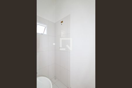 Banheiro de casa para alugar com 1 quarto, 28m² em Jardim Ana Estela, Carapicuíba