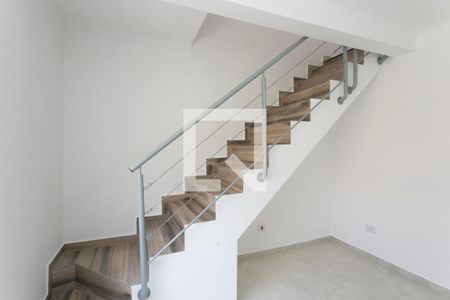 Sala de casa para alugar com 2 quartos, 70m² em Jardim Itapemirim, São Paulo