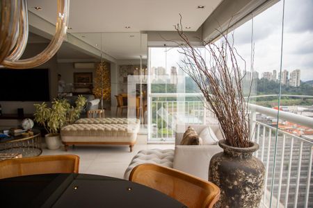 Sala de apartamento à venda com 2 quartos, 117m² em Várzea de Baixo, São Paulo