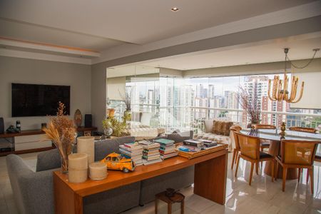 Sala de apartamento à venda com 2 quartos, 117m² em Várzea de Baixo, São Paulo