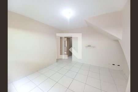 Sala de apartamento para alugar com 2 quartos, 60m² em Parque Sao Vicente, São Vicente