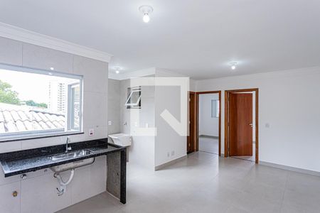 Sala, cozinha e área de serviço de apartamento à venda com 2 quartos, 40m² em Vila Mangalot, São Paulo
