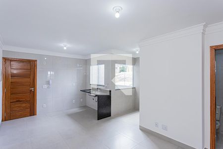 Sala, cozinha e área de serviço de apartamento à venda com 2 quartos, 40m² em Vila Mangalot, São Paulo