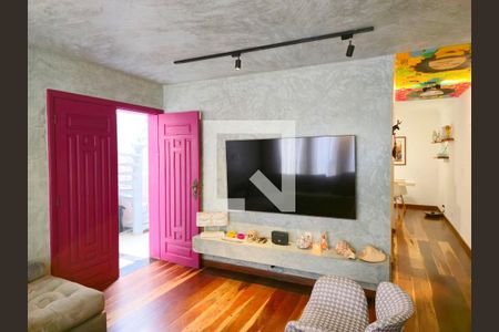 Sala de casa à venda com 4 quartos, 240m² em Vila Rosalia, Guarulhos