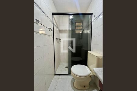 Banheiro de apartamento à venda com 2 quartos, 60m² em Swift, Campinas