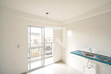 Sala e cozinha de apartamento para alugar com 1 quarto, 25m² em Vila Carrão, São Paulo