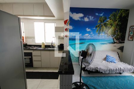 Sala/Cozinha de casa de condomínio para alugar com 2 quartos, 61m² em Maracanã, Praia Grande