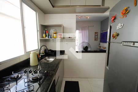 Sala/Cozinha de casa de condomínio para alugar com 2 quartos, 61m² em Maracanã, Praia Grande