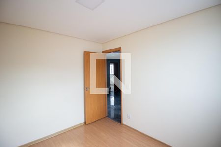 Quarto 1 de apartamento para alugar com 2 quartos, 50m² em Chacaras Reunidas Santa Terezinha, Contagem