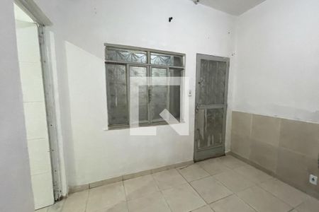 Quarto de casa para alugar com 1 quarto, 80m² em Parque Senhor do Bonfim, Duque de Caxias