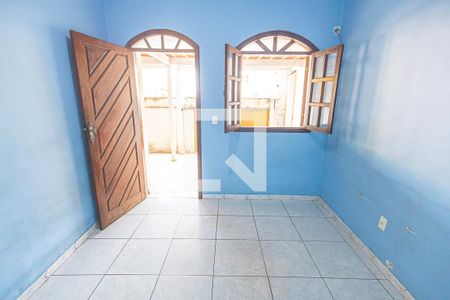 sala de casa à venda com 2 quartos, 180m² em Conjunto Confisco, Belo Horizonte