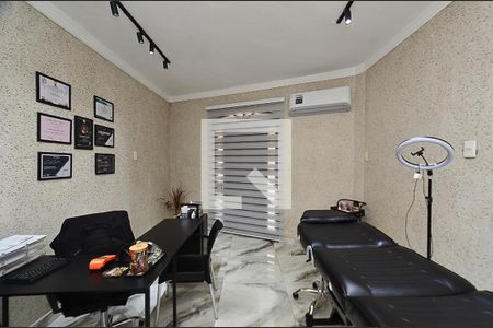 Sala de casa à venda com 3 quartos, 270m² em Cachoeirinha, Belo Horizonte