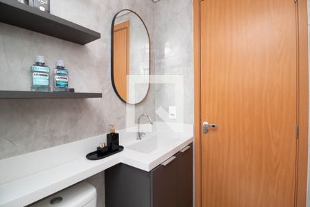 Banheiro de apartamento à venda com 2 quartos, 38m² em Jardim Rosa de Franca, Guarulhos