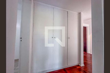 Corredor de apartamento para alugar com 3 quartos, 148m² em Maracanã, Rio de Janeiro