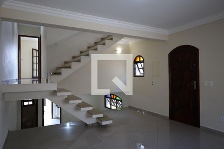 Casa à venda com 3 quartos, 131m² em Vila Marari, São Paulo