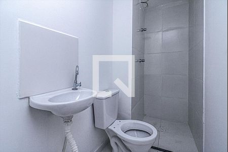banheiro social_1 de apartamento para alugar com 1 quarto, 63m² em Vila Santo Estefano, São Paulo