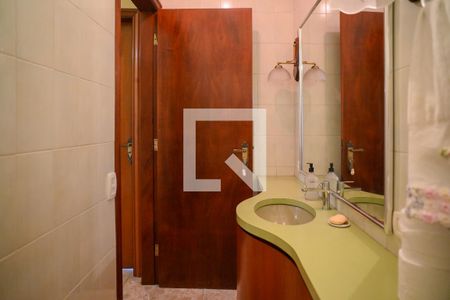 Lavabo de casa para alugar com 7 quartos, 350m² em Jardim da Saúde, São Paulo