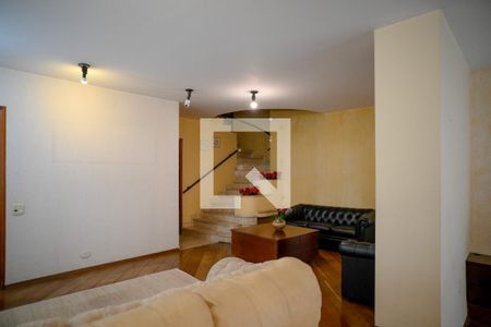 Sala de casa para alugar com 7 quartos, 350m² em Jardim da Saúde, São Paulo