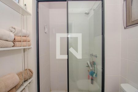 Banheiro da Suíte 1 de casa de condomínio à venda com 3 quartos, 210m² em Jardim Itu, Porto Alegre