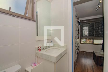 Banheiro da Suíte 1 de casa de condomínio à venda com 3 quartos, 210m² em Jardim Itu, Porto Alegre