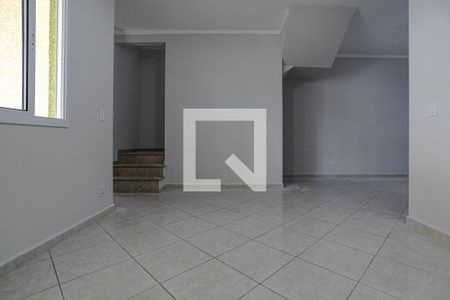 Sala de casa de condomínio para alugar com 3 quartos, 120m² em Vila Oliveira, Mogi das Cruzes