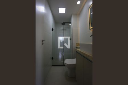 Banheiro de apartamento para alugar com 2 quartos, 43m² em Jardim Monte Alegre, Taboão da Serra