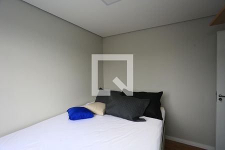 quarto 1 de apartamento para alugar com 2 quartos, 43m² em Jardim Monte Alegre, Taboão da Serra
