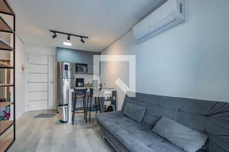 Sala e cozinha de apartamento para alugar com 1 quarto, 33m² em Vila Nair, São Paulo