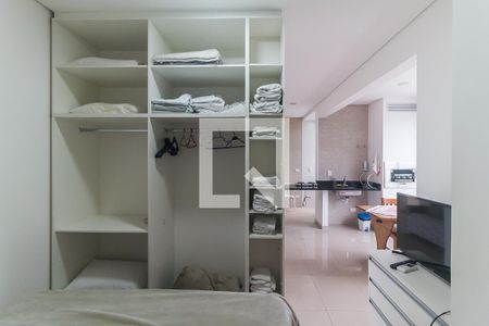 Quarto de kitnet/studio para alugar com 1 quarto, 40m² em Vila Mogilar, Mogi das Cruzes